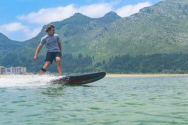 Onean Carver X JetBoard 15 Onean Carver X Electric Jetboard turning closeup 1 scaled 1